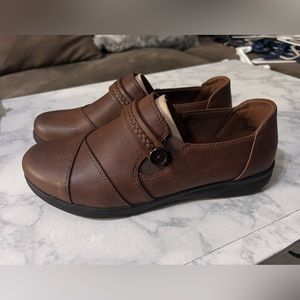 Brown cloud walkers with braided belt and button